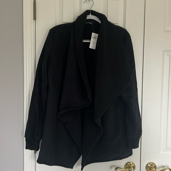 BLACK OVERCOAT - Picture 1 of 4